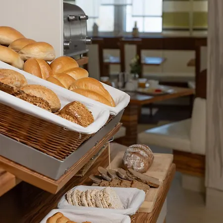 Hotel Garni Thermenglueck 4*