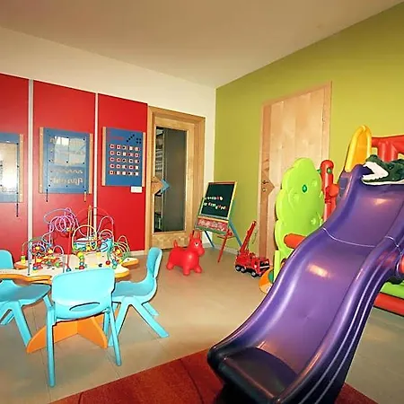 Garni Thermenglueck 4*