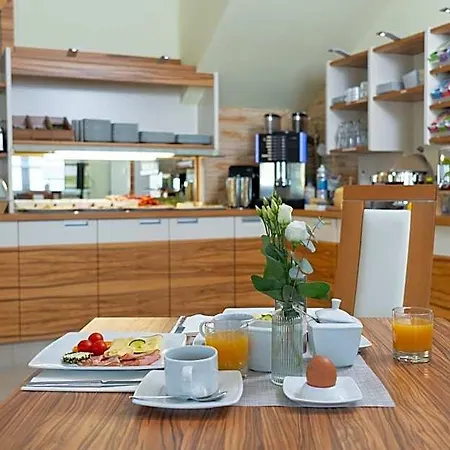 Garni Thermenglueck 4*