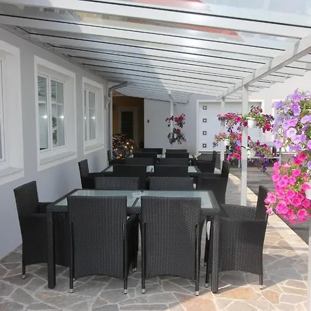 Hotel Garni Thermengluck