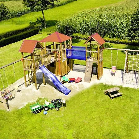 Garni Thermenglueck 4*
